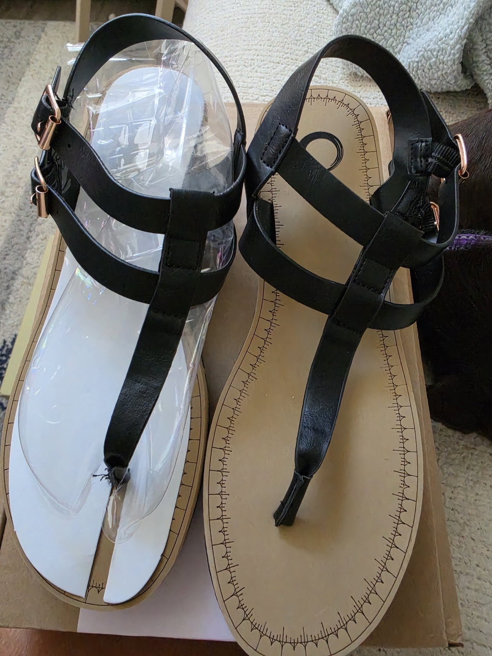 NWT Journee Collection Black T-Strap Women’s Sandals - Classic Everyday Style